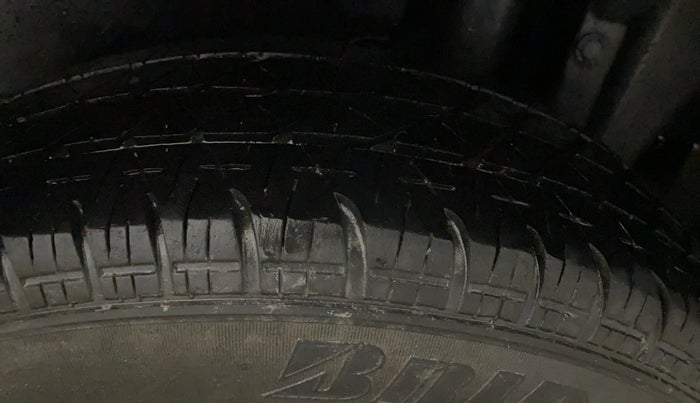 2017 Maruti Swift LXI (O), Petrol, Manual, 46,024 km, Left Rear Tyre Tread