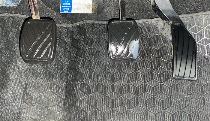 2017 Maruti Swift LXI (O), Petrol, Manual, 46,024 km, Pedals