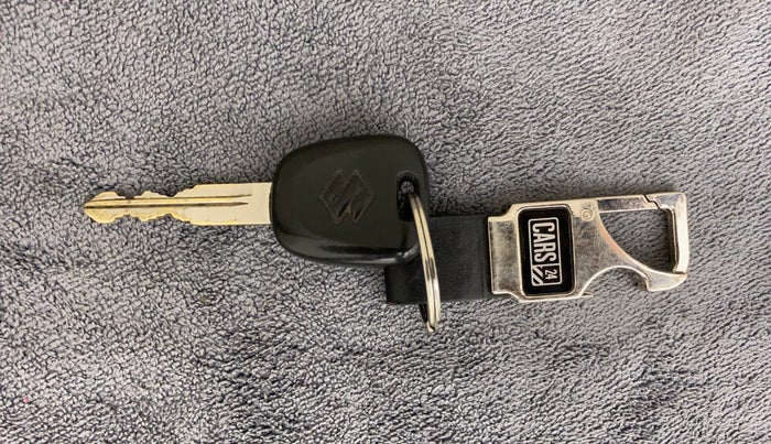 2011 Maruti Swift LXI, Petrol, Manual, 42,637 km, Key Close Up