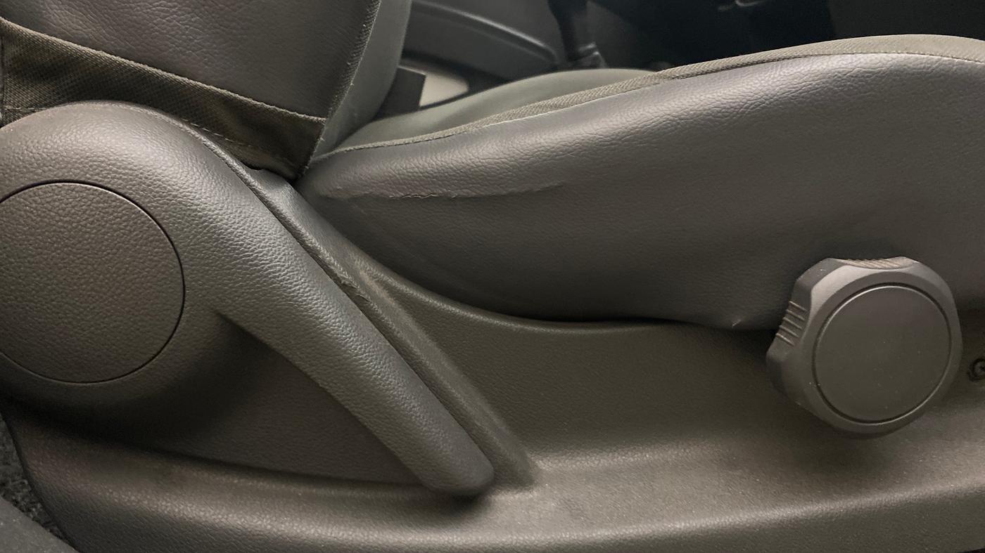 2013 Chevrolet Beat LT PETROL, Petrol, Manual, 58,597 km, Driver Side Adjustment Panel