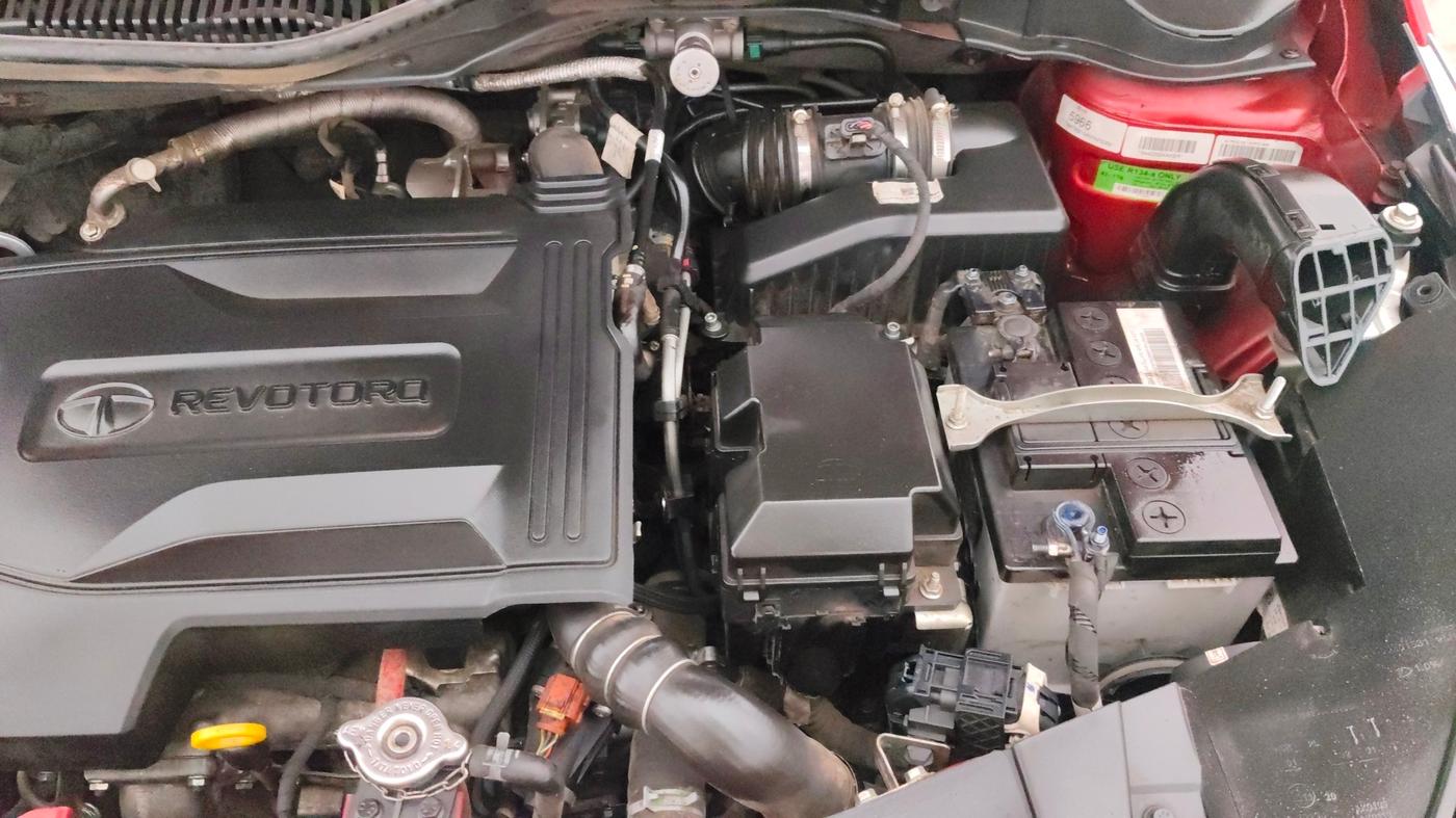 2022 Tata ALTROZ XZ DIESEL, Diesel, Manual, 59,560 km, Engine View - Left