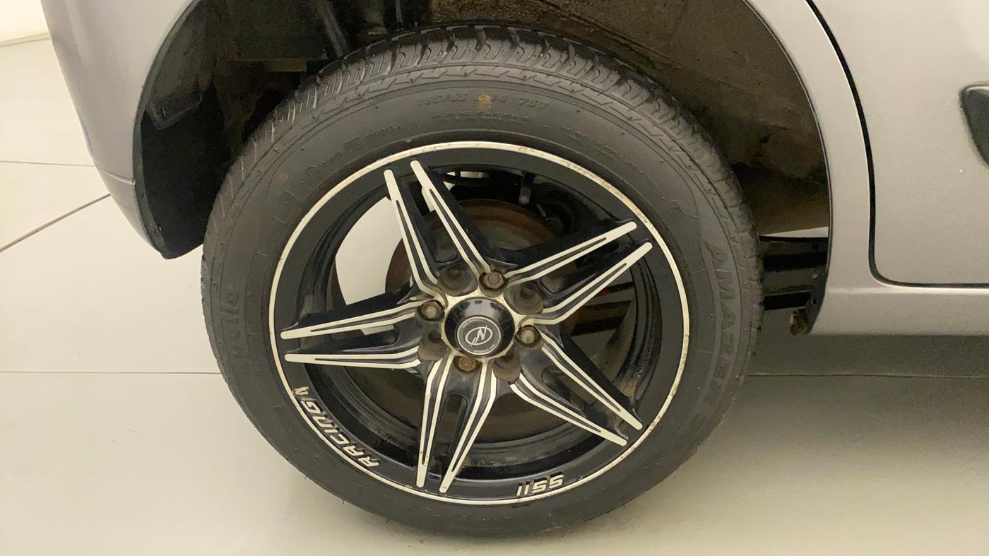 2015 Maruti Wagon R 1.0 VXI AMT, Petrol, Automatic, 95,214 km, Right Rear Wheel