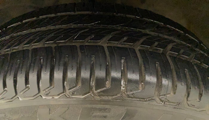 2015 Maruti Wagon R 1.0 VXI AMT, Petrol, Automatic, 95,214 km, Left Front Tyre Tread