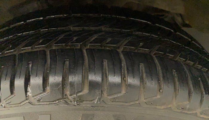 2015 Maruti Wagon R 1.0 VXI AMT, Petrol, Automatic, 95,214 km, Left Rear Tyre Tread