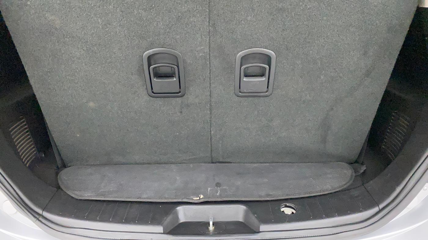 2018 Mahindra XUV500 W11 AT, Diesel, Automatic, 52,928 km, Boot Inside
