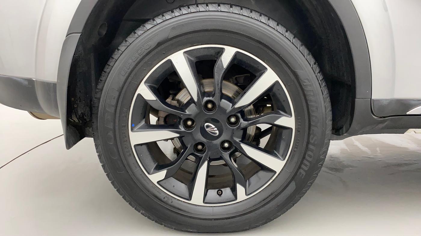 2018 Mahindra XUV500 W11 AT, Diesel, Automatic, 52,928 km, Right Rear Wheel