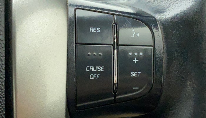 2018 Mahindra XUV500 W11 AT, Diesel, Automatic, 52,928 km, Adaptive Cruise Control
