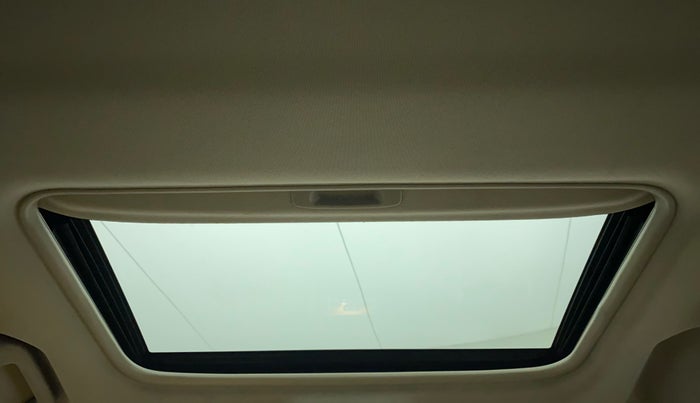 2018 Mahindra XUV500 W11 AT, Diesel, Automatic, 52,928 km, Moonroof/ Sunroof