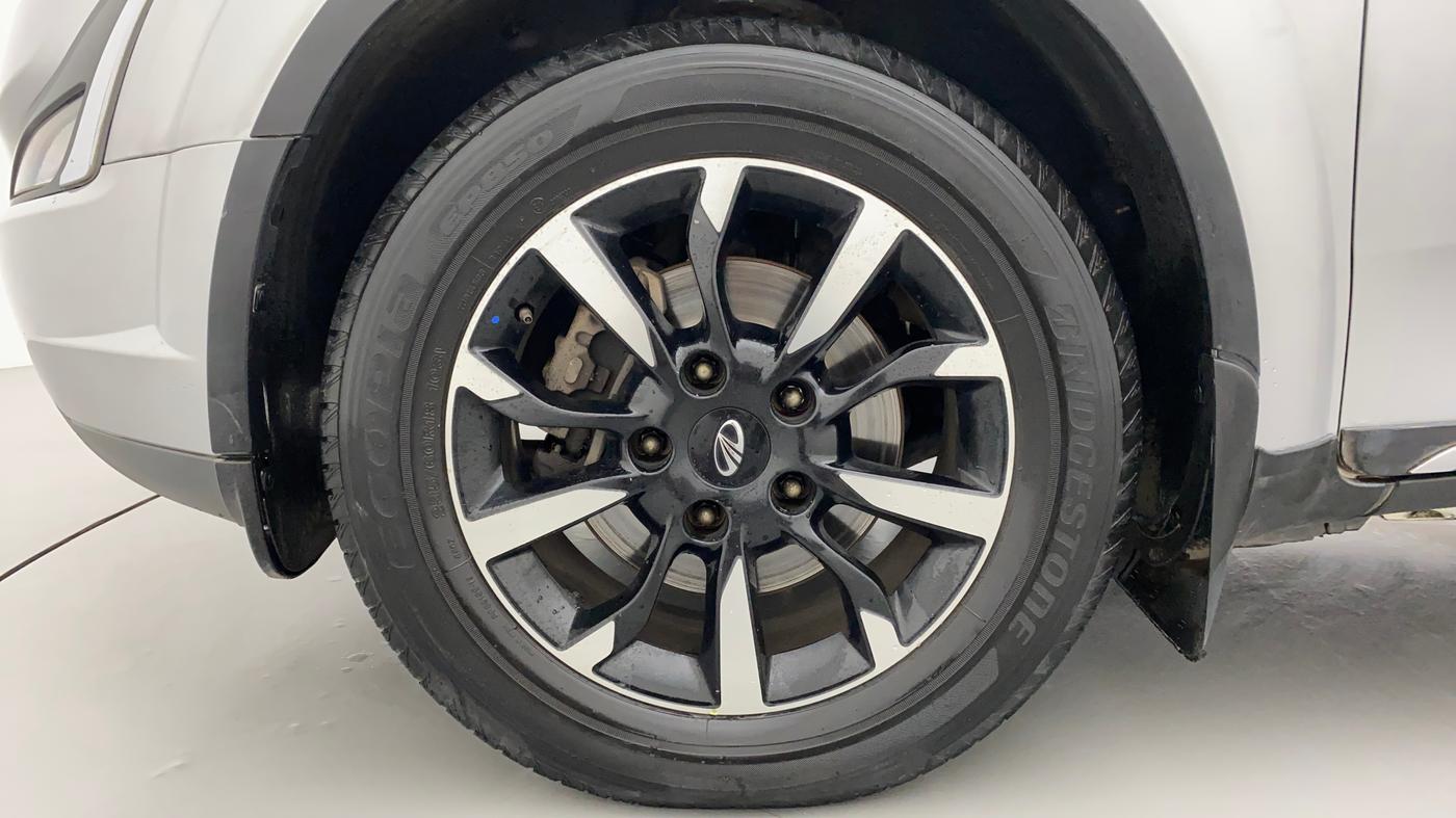 2018 Mahindra XUV500 W11 AT, Diesel, Automatic, 52,928 km, Left Front Wheel