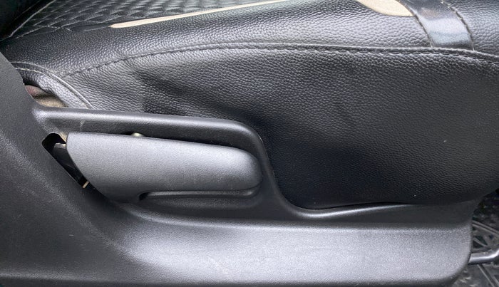 2017 Maruti Swift VXI, Petrol, Manual, 51,956 km, Driver Side Adjustment Panel