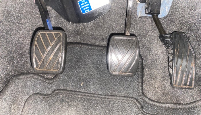 2018 Maruti Swift VXI, Petrol, Manual, 1,19,894 km, Pedals