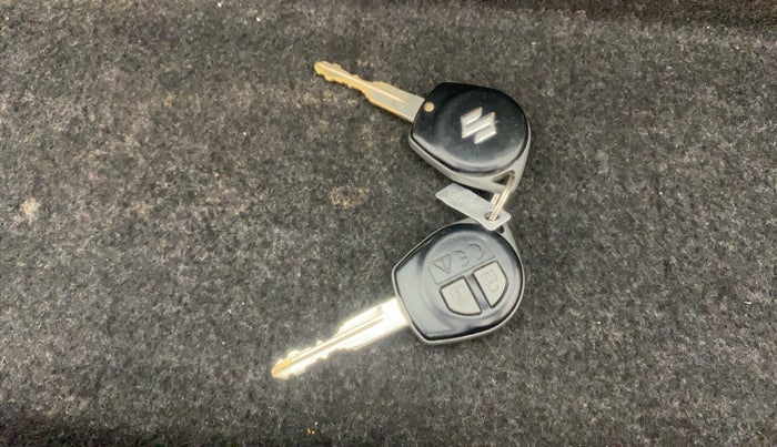 2018 Maruti Swift VXI, Petrol, Manual, 1,19,894 km, Key Close Up