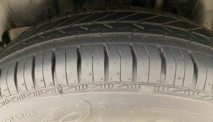 2018 Maruti Swift VXI, Petrol, Manual, 1,19,894 km, Left Front Tyre Tread