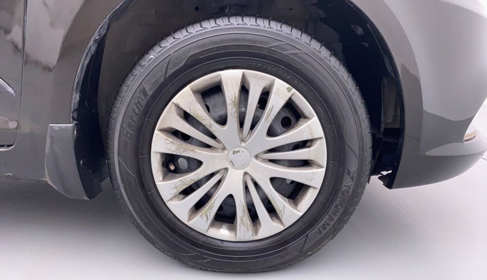 2015 Maruti Swift Dzire VXI, Petrol, Manual, 94,645 km, Right Front Wheel