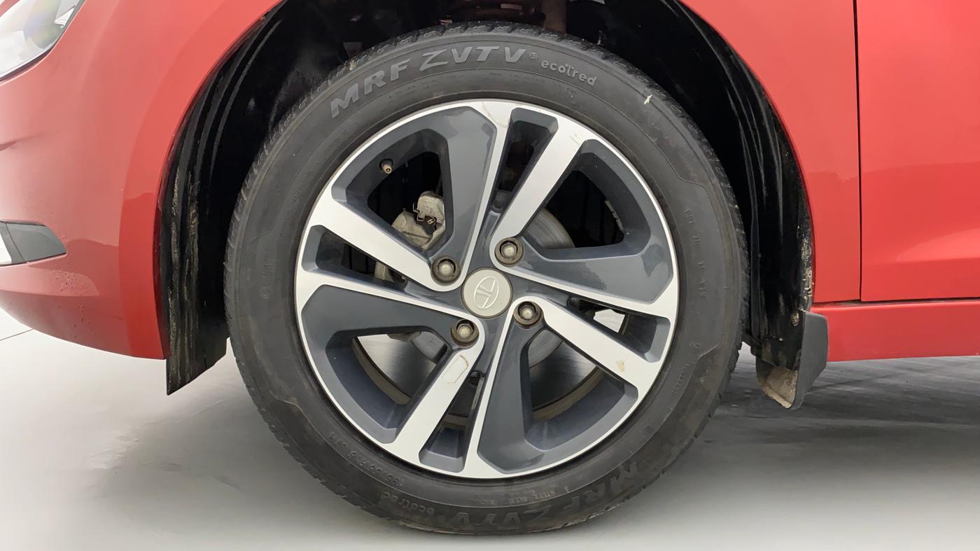 2020 Tata ALTROZ XZ 1.2, Petrol, Manual, 13,455 km, Left Front Wheel