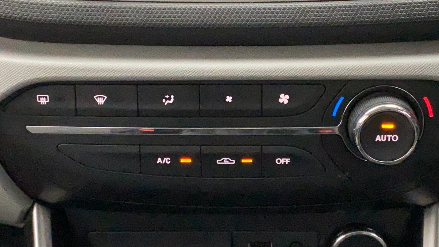 2020 Tata ALTROZ XZ 1.2, Petrol, Manual, 13,455 km, Automatic Climate Control