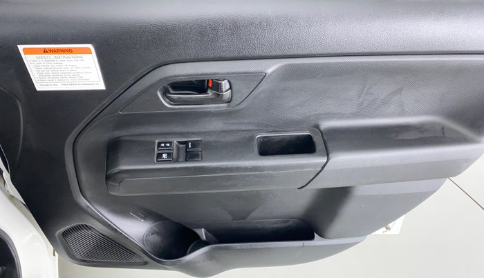 2021 Maruti New Wagon-R 1.0 Lxi (o) cng, CNG, Manual, 47,419 km, Driver Side Door Panels Control