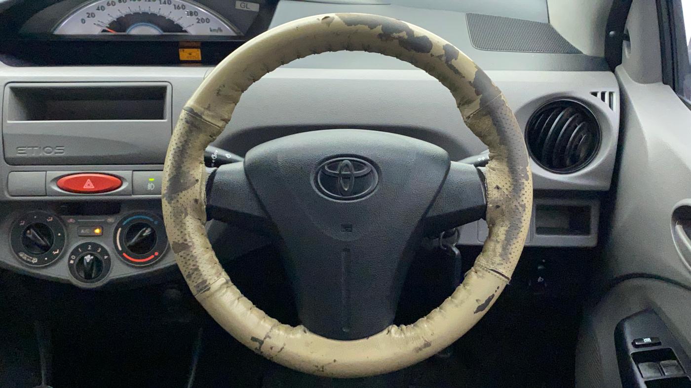 2011 Toyota Etios G, Petrol, Manual, 44,756 km, Steering Wheel Close Up