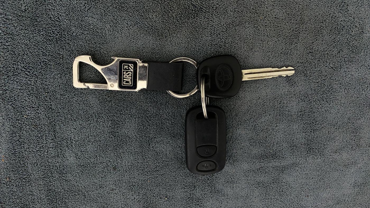 2011 Toyota Etios G, Petrol, Manual, 44,756 km, Key Close Up