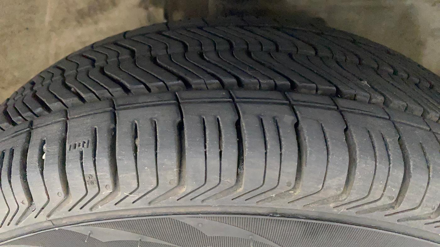 2011 Toyota Etios G, Petrol, Manual, 44,756 km, Right Front Tyre Tread