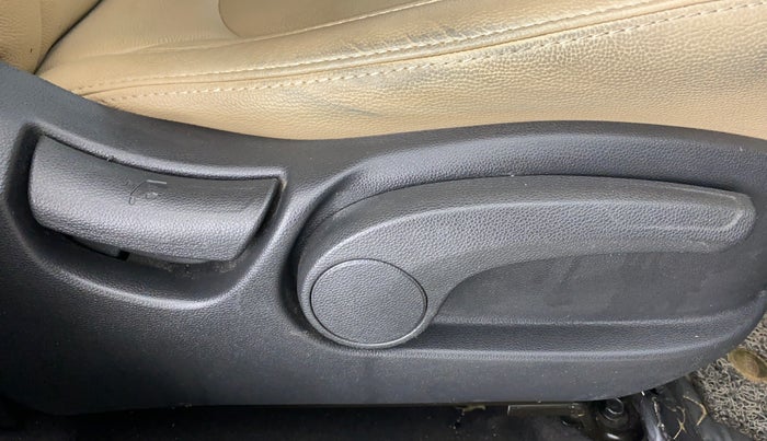 2016 Hyundai Creta 1.6 S, Petrol, Manual, 19,803 km, Driver Side Adjustment Panel