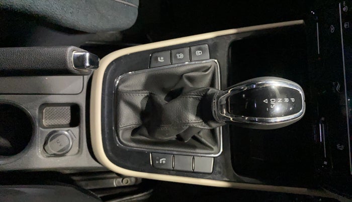 2022 Skoda SLAVIA STYLE 1.0L TSI AT, Petrol, Automatic, 28,140 km, Gear Lever
