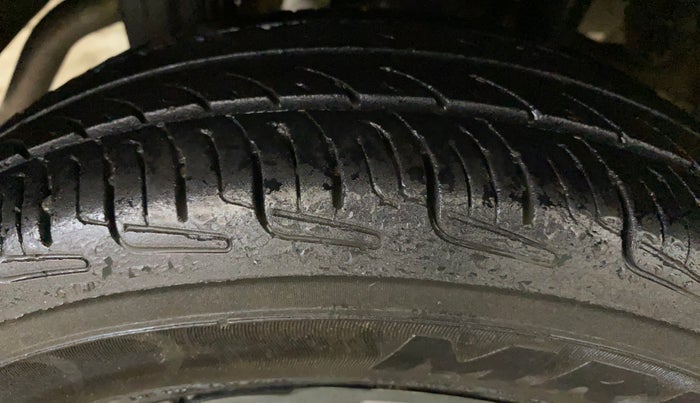 2016 Maruti Alto 800 LXI, Petrol, Manual, 78,709 km, Right Rear Tyre Tread