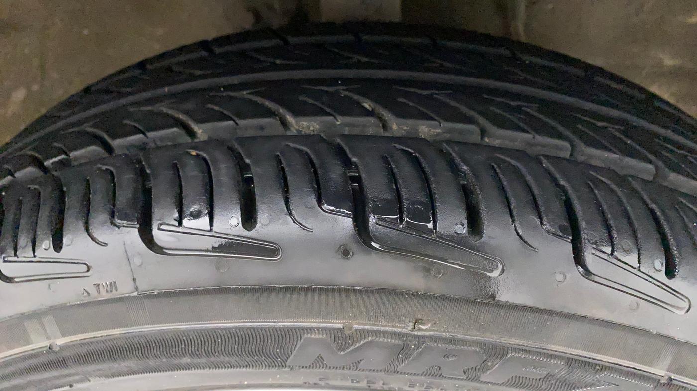 2018 Maruti Wagon R 1.0 VXI + (O) AMT, Petrol, Automatic, 44,969 km, Right Front Tyre Tread