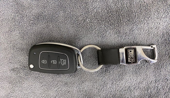 2015 Hyundai Xcent S 1.2, Petrol, Manual, 18,520 km, Key Close Up