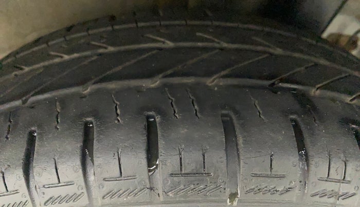 2015 Hyundai Xcent S 1.2, Petrol, Manual, 18,520 km, Left Rear Tyre Tread