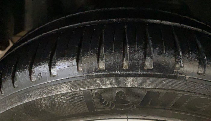 2015 Ford Figo Aspire TITANIUM 1.5 PETROL AT, Petrol, Automatic, 61,722 km, Right Rear Tyre Tread