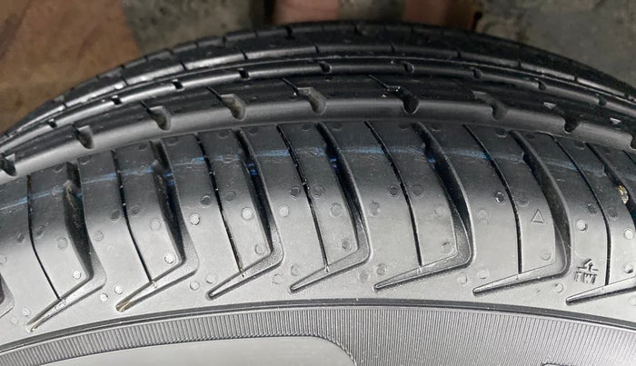 2019 Renault Kwid RXL, Petrol, Manual, Right Front Tyre Tread