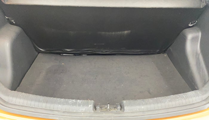 2016 Hyundai Grand i10 ASTA (O) AT 1.2 KAPPA VTVT, Petrol, Automatic, 87,759 km, Boot Inside