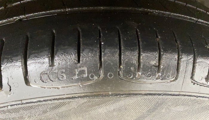 2016 Hyundai Grand i10 ASTA (O) AT 1.2 KAPPA VTVT, Petrol, Automatic, 87,759 km, Right Front Tyre Tread