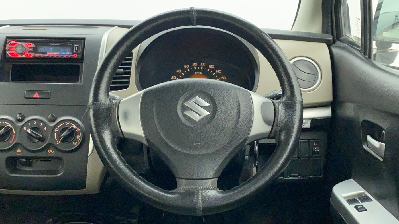 2013 Maruti Wagon R 1.0 LXI, Petrol, Manual, 25,232 km, Steering Wheel Close Up
