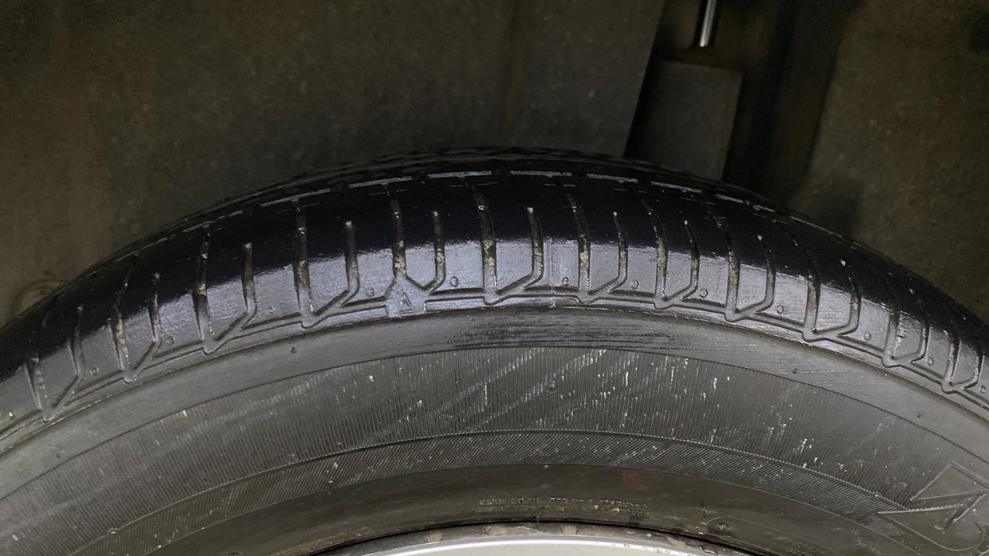 2016 Maruti Ertiga VXI CNG, CNG, Manual, 82,011 km, Left Rear Tyre Tread
