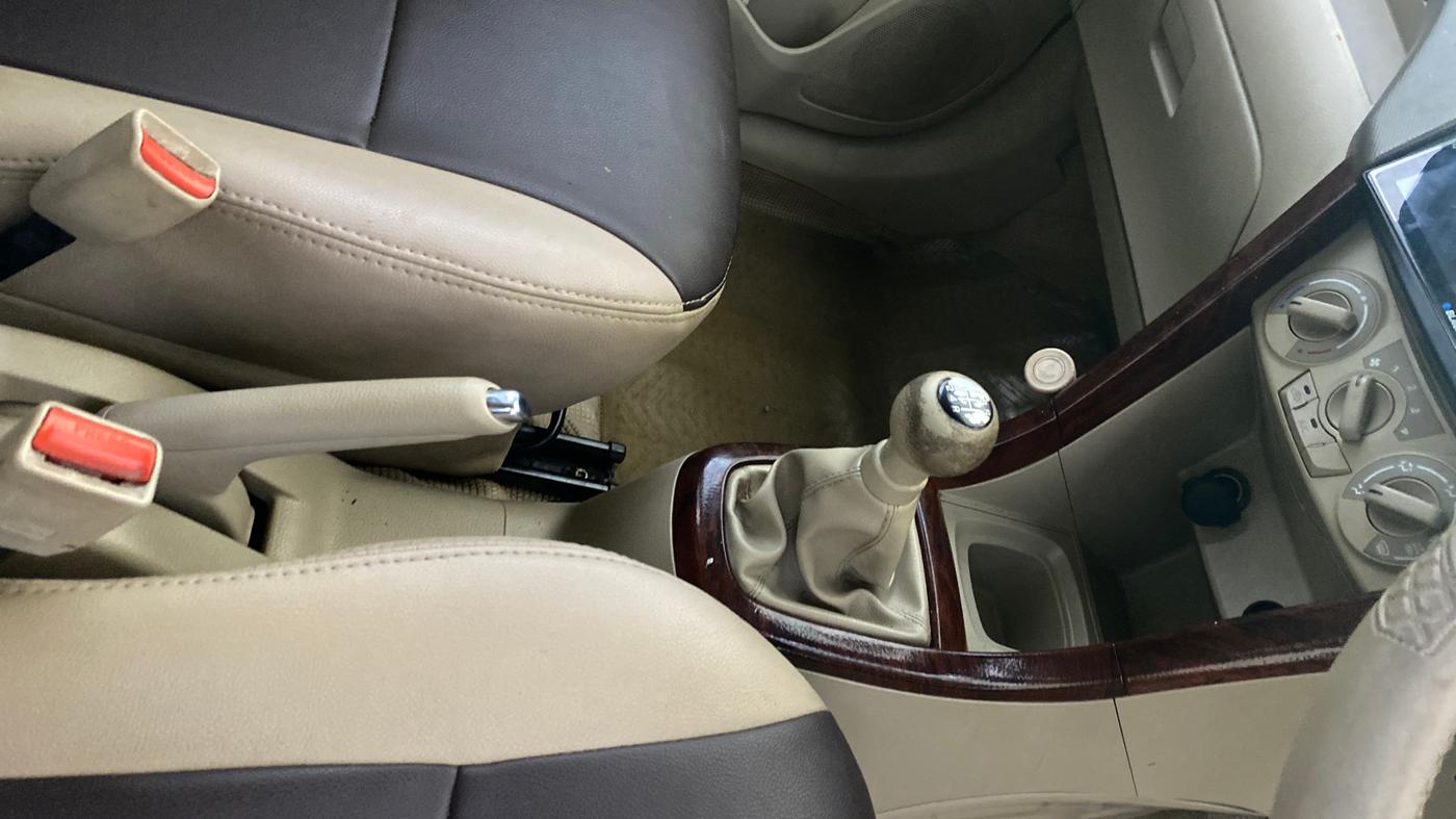 2016 Maruti Ertiga VXI CNG, CNG, Manual, 82,011 km, Gear Lever