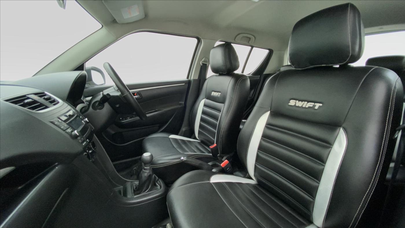 2016 Maruti Swift VXI OPT, Petrol, Manual, 30,028 km, Right Side Front Door Cabin