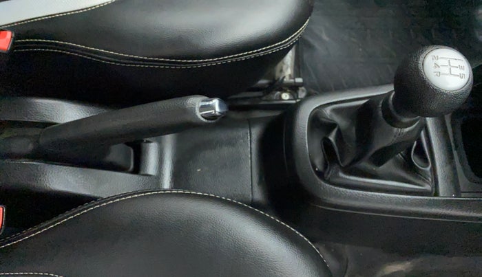 2016 Maruti Swift VXI OPT, Petrol, Manual, 30,028 km, Gear Lever