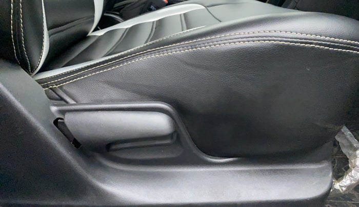 2016 Maruti Swift VXI OPT, Petrol, Manual, 30,028 km, Driver Side Adjustment Panel