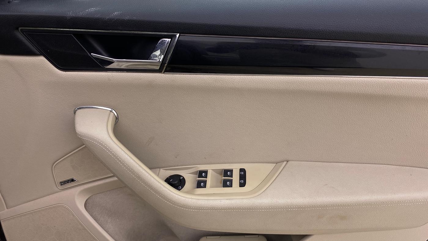 2020 Skoda Superb L&K 2.0 TSI AT, Petrol, Automatic, 86,208 km, Driver Side Door Panels Control