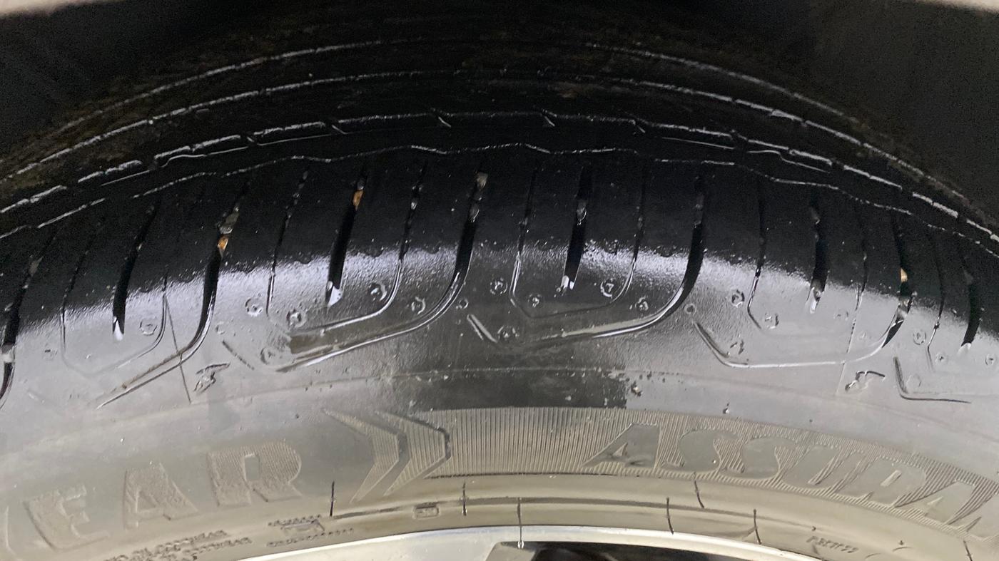 2020 Skoda Superb L&K 2.0 TSI AT, Petrol, Automatic, 86,208 km, Left Rear Tyre Tread