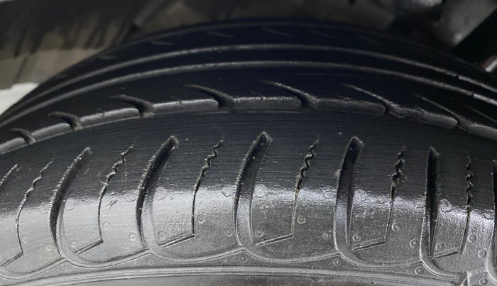 2020 Ford Ecosport 1.5TITANIUM TDCI, Diesel, Manual, 19,710 km, Left Front Tyre Tread