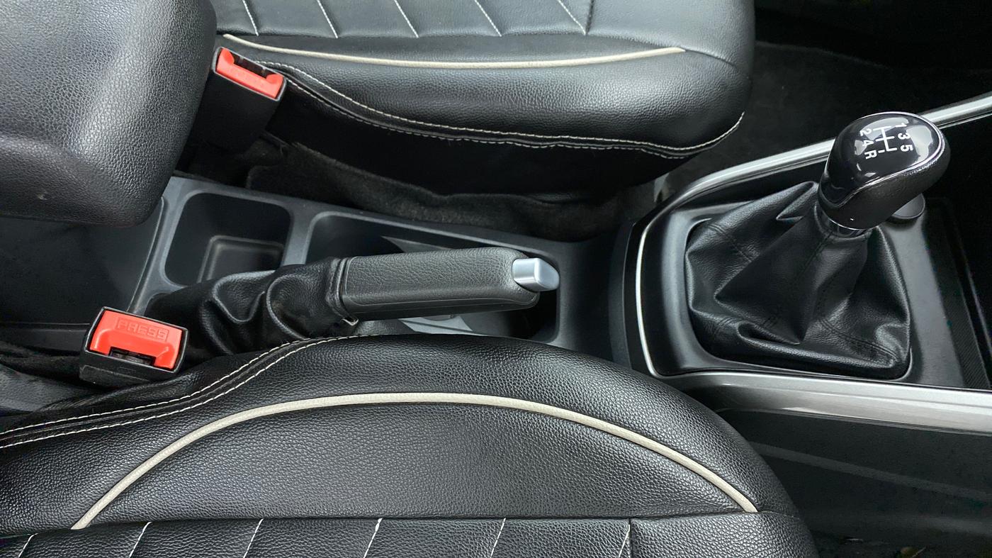 2020 Ford Ecosport 1.5TITANIUM TDCI, Diesel, Manual, 19,710 km, Gear Lever
