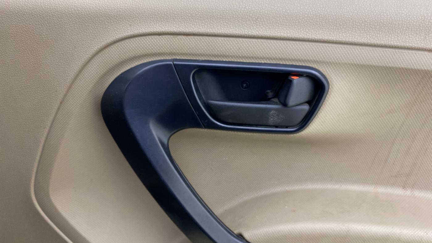 2024 Mahindra BOLERO NEO N 4, Diesel, Manual, 22,413 km, Driver Side Door Panels Control