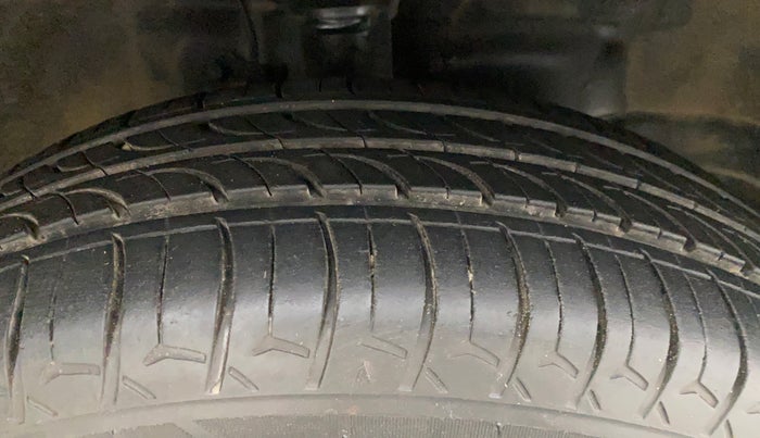 2014 Maruti Wagon R 1.0 VXI, Petrol, Manual, 46,242 km, Right Front Tyre Tread