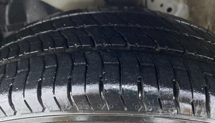 2016 Honda Amaze 1.2 SMT I VTEC, Petrol, Manual, 47,636 km, Left Front Tyre Tread