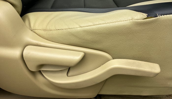 2016 Honda Amaze 1.2 SMT I VTEC, Petrol, Manual, 47,636 km, Driver Side Adjustment Panel