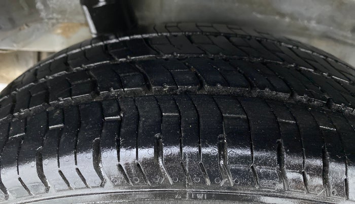 2016 Honda Amaze 1.2 SMT I VTEC, Petrol, Manual, 47,636 km, Right Rear Tyre Tread