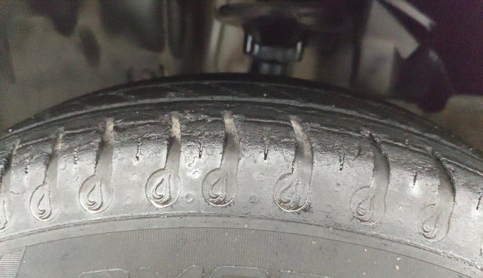 2020 Renault Kwid CLIMBER 1.0 (O), Petrol, Manual, 75,455 km, Left Front Tyre Tread